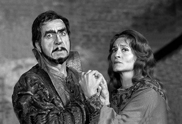 Melis György és Takáts Tamara 
A kékszakállú herceg vára (1986), Gyulai Várszínház, Rendező: Sík Ferenc