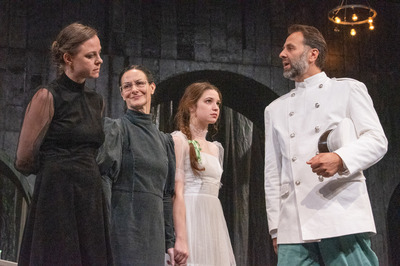 Három nővér Három nővér