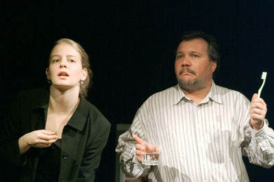 Fűrészelés, forgácsok roncsok Fűrészelés, forgácsok roncsok