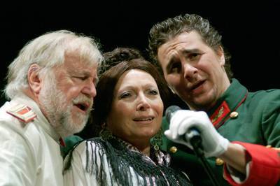 A hős és a csokoládékatona A hős és a csokoládékatona